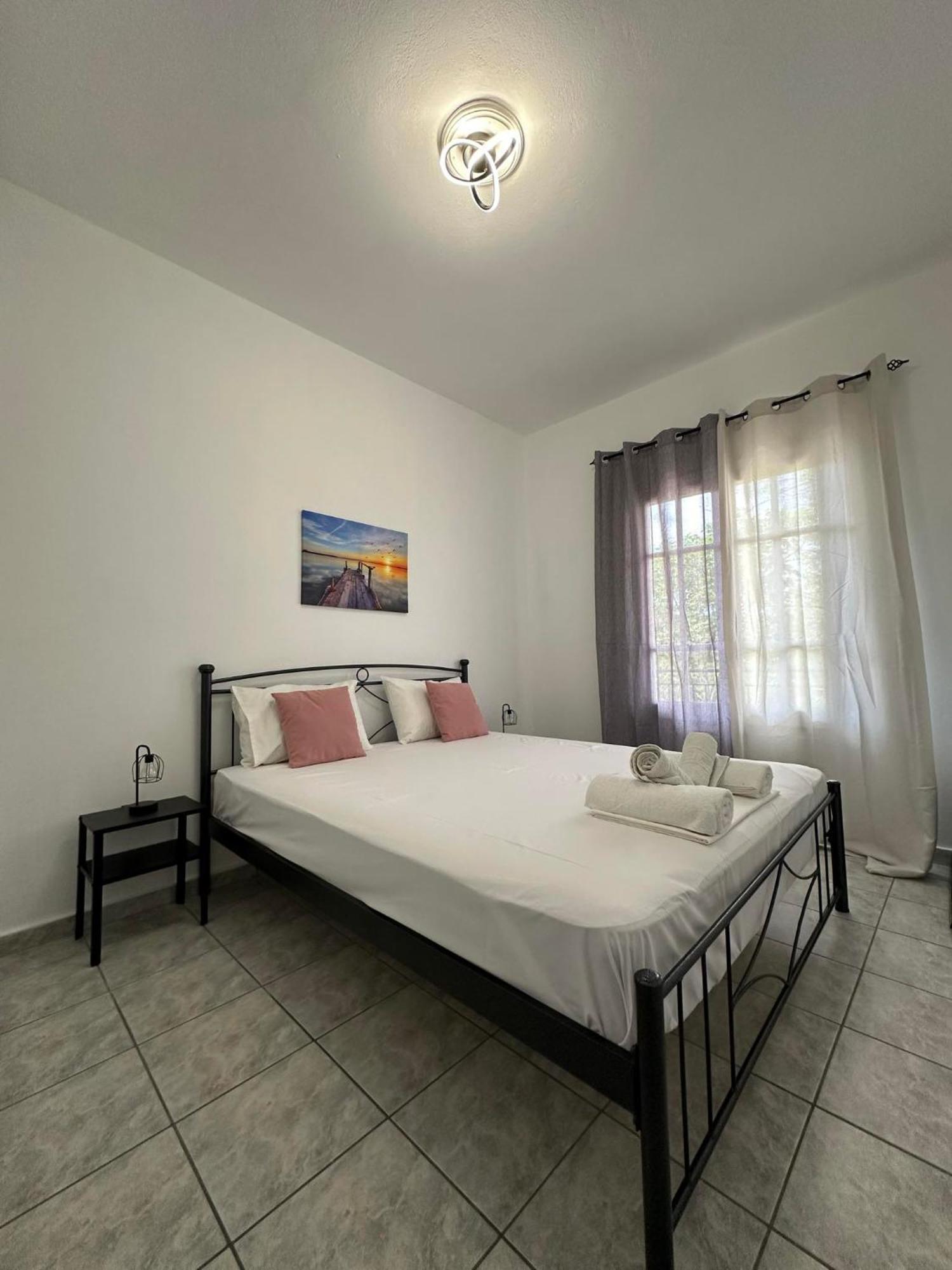 Ionian Luxury Apartments Perama  Esterno foto